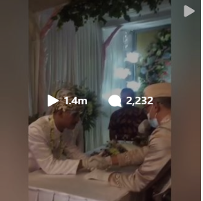 Mas Kawin Basreng. Mungkin Abis Akad Dimakan Bareng Sambil Nunggu Videonya Viral.