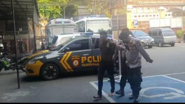 Malang Gempar, Suami Tega Tusuk Istri Tua di Rumah Madunya