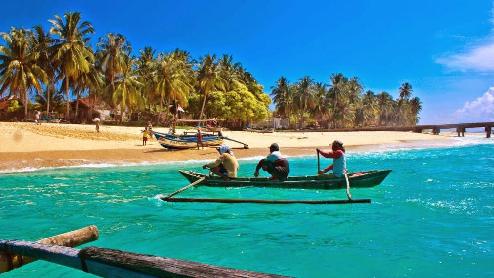 Explore Keindahan Pulau Pisang, Hidden Gem Di Pesisir Barat Kota Lampung!