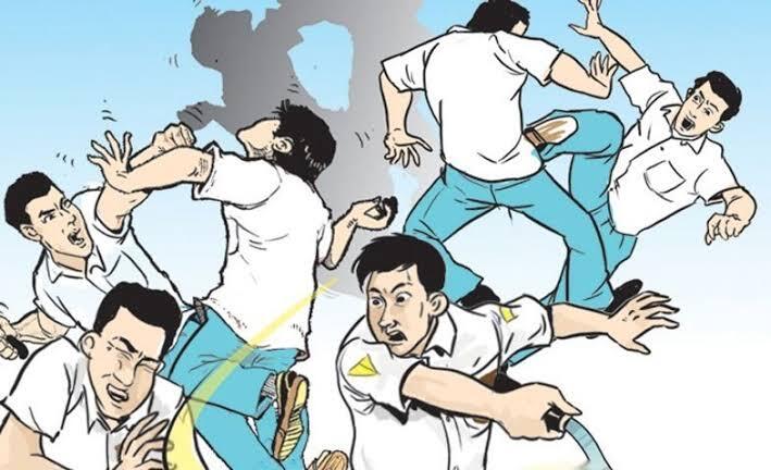 Ngeri! Diduga Hendak Tawuran Gerombolan Pemuda Ini Bawa Samurai Panjang!