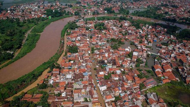 Tanggul Jebol, 500 Rumah di Kabupaten Bandung Terendam Banjir