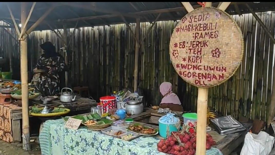 Kuliner Unik di Pasar Kuna Lereng Royal Agrapana