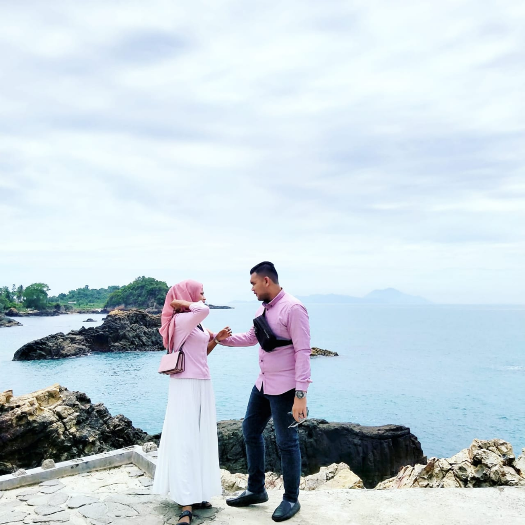 Ingin Berburu Sunset & Senja Romantis? Ke Pantai Sebalang Aja, Kuy!
