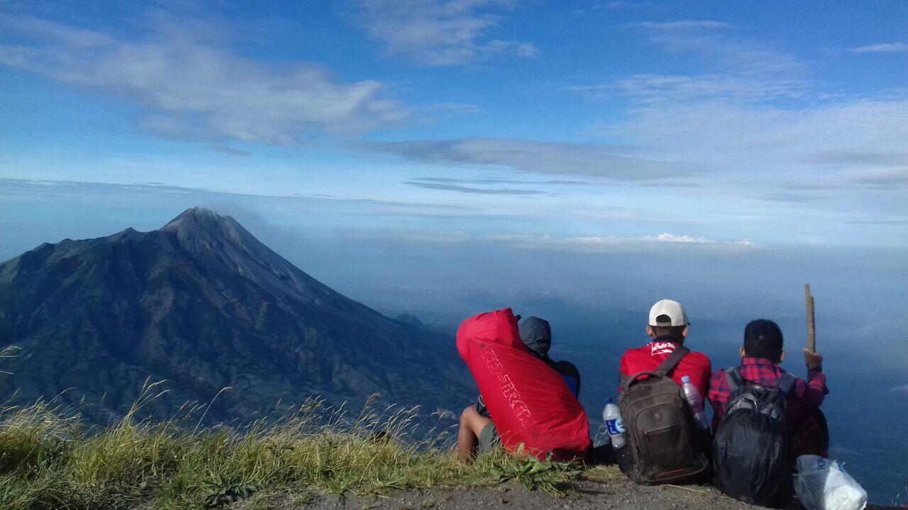 Kenapa Banyak Orang Naik Gunung ? Ini Alasanya !