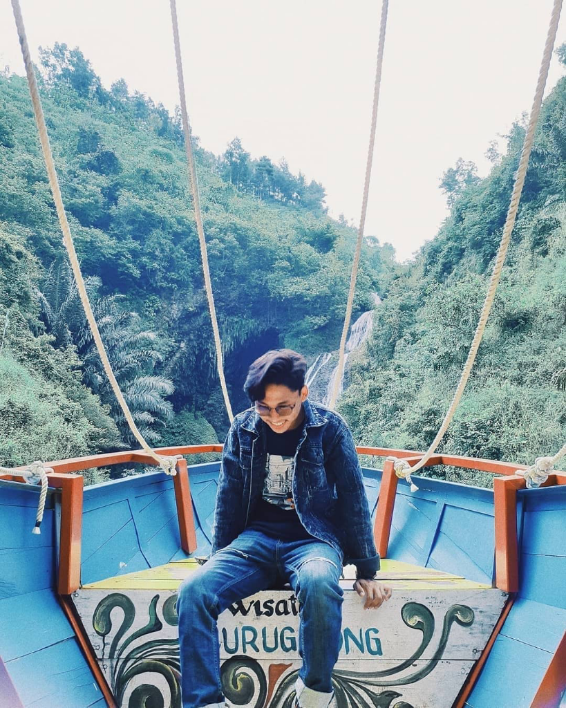 Pesona Curuk Song Yang Terkesan Natural Dan Nge-hits, Wajib Kepo!