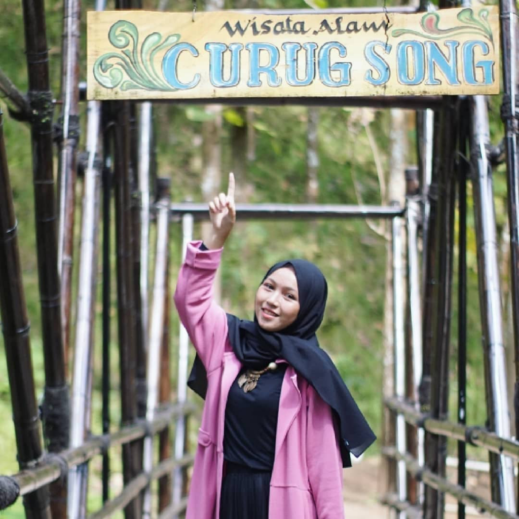 Pesona Curuk Song Yang Terkesan Natural Dan Nge-hits, Wajib Kepo!