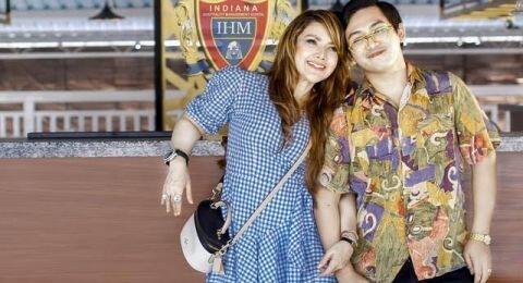 Barbie Kumalasari Foto di Atas Ranjang Dengan Brondong 18 Tahun Pacar Barunya