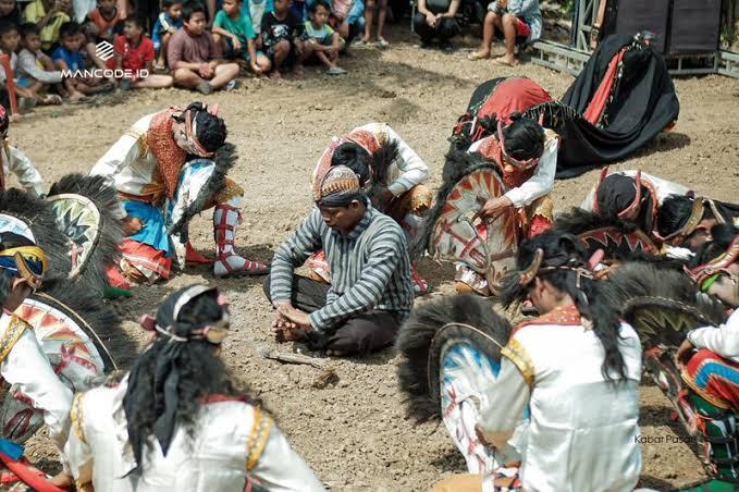 Mengenal Tari Ebeg, Tarian Khas Banyumas yang Mengandung Unsur Mistis dan Tradisi