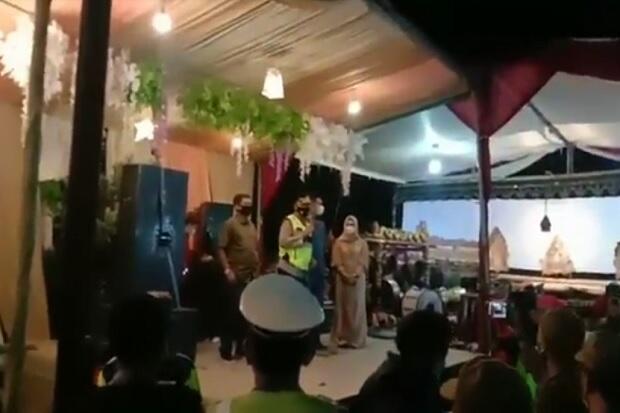 Gelar Pesta dan Wayang hingga Larut Malam, Rumah Bu Kades Digeruduk Satgas COVID-19