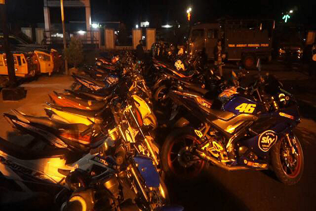 Tengah Malam Polisi Gelar Razia di Timika, Hasilnya Puluhan Motor Disita