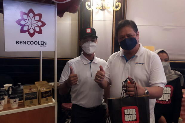 Fasilitasi KUR Super Mikro, Airlangga Dorong Alumni Prakerja Berani Buka Usaha