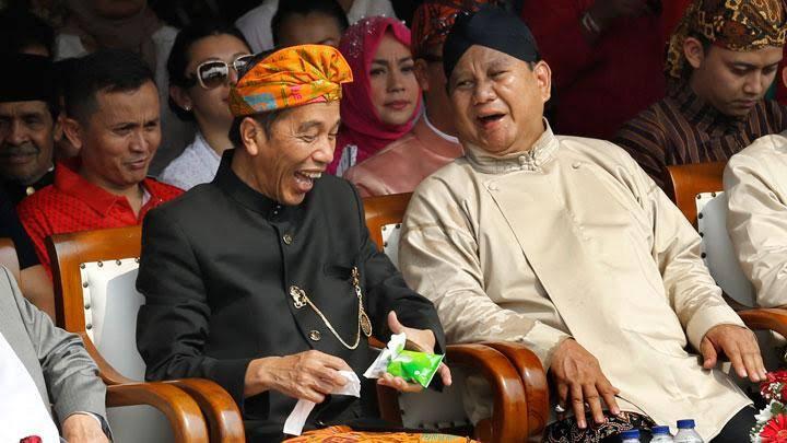 Prabowo dan Jokowi Pinjam Dana Fantastis Buat Beli Alutsista: Patut Diacungi Jempol