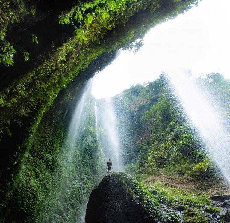 12 Air Terjun Terbaik Indonesia