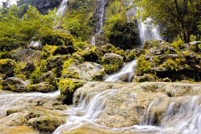 12 Air Terjun Terbaik Indonesia