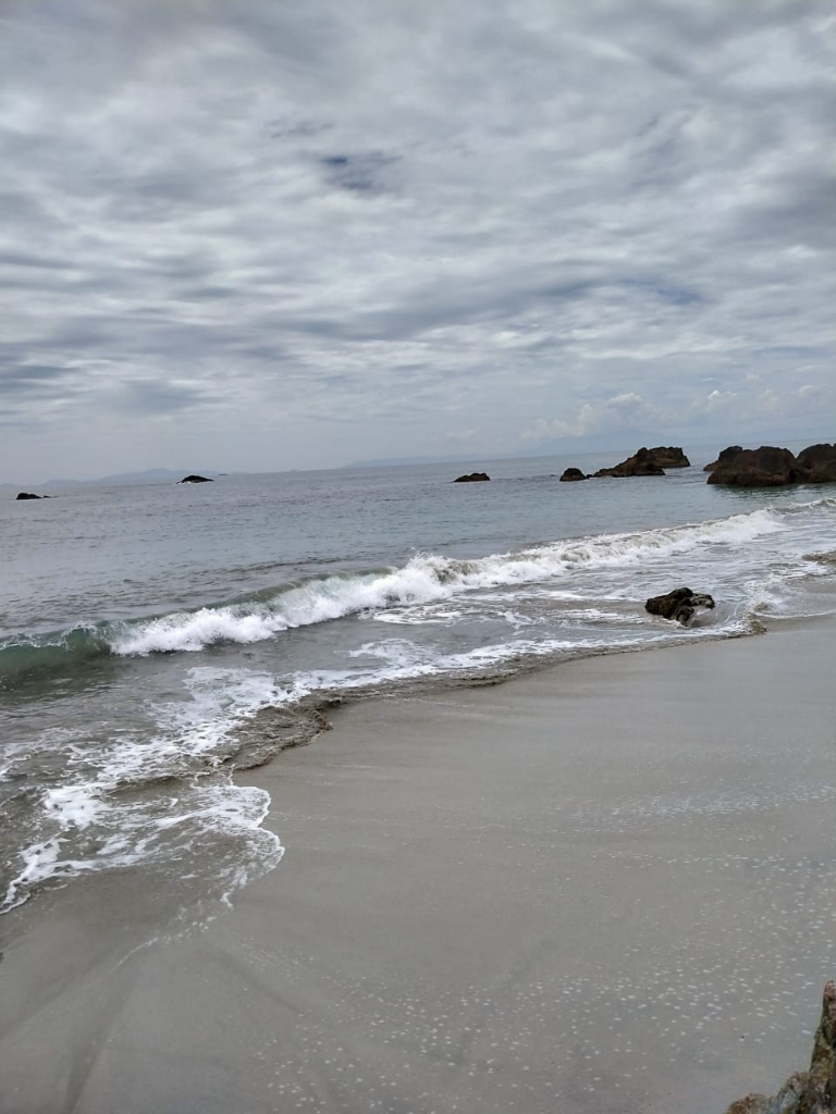Ingin Berburu Sunset & Senja Romantis? Ke Pantai Sebalang Aja, Kuy!
