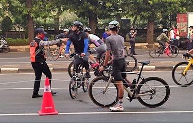 Sepeda Biasa Diminta Keluar Lintasan Road Bike di JLNT, Pesepeda: Mangkel Saya!