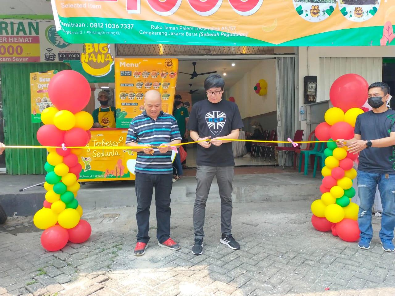 Big Nana Pisang Terbesar Sedunia, Gan Sis Sudah Pernah Coba?