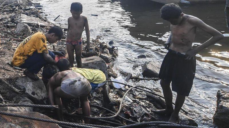 FOTO: Buah Hati Kemiskinan di Pesisir Jakarta