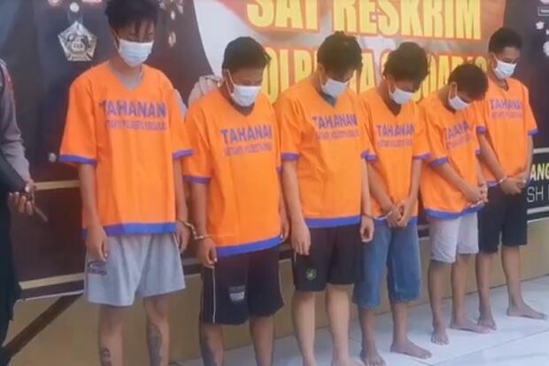 Dibekuk, Ini Penampakan 6 Preman Pengeroyok Anggota TNI AL di Terminal Bungurasih