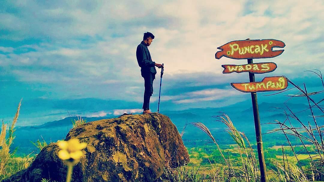 Puncak Wadas Tumpang, Wisata Alam Menakjubkan Di Banyumas