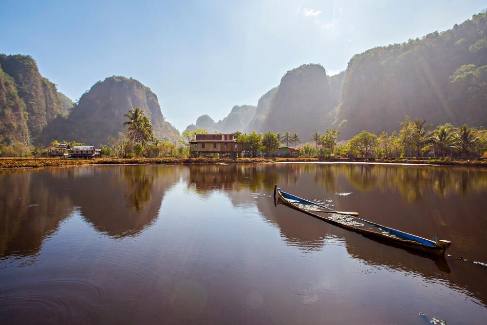 Rammang Rammang, Pegunungan Karst Terbesar Ke Tiga Di Dunia Ini Ada Di Makassar!