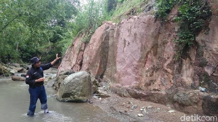 Dasar Samudra, Kini Menjadi Daratan Di Karangsambung