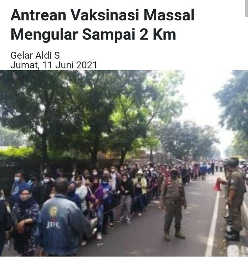 Kerumunan Ribuan Warga Bandung Raya Antre Vaksinasi Massal di Grand Ballroom Sudirman
