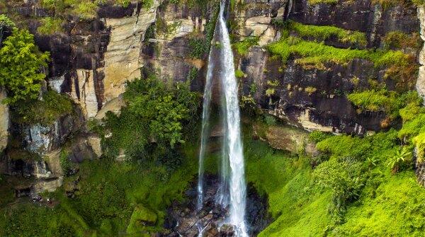 Belum Terlalu Dikenal, Air Terjun Tansaran Bidin, Jatuh dari Sela-sela Bebatuan