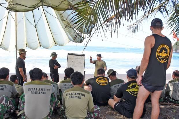 Pasukan Elit Indonesia - Amerika Berbagi Ilmu Surf Report dan Long Range Navigation