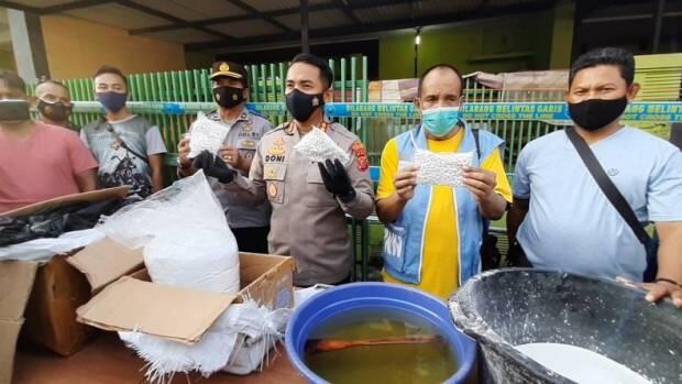 Pabrik Obat-obatan Terlarang di Tasikmalaya Digerebek, 700.000 Butir Pil Diamankan