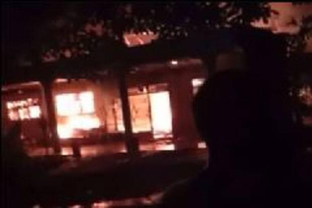 Kebakaran Hebat Hanguskan Sejumlah Rumah di Tangerang Selatan