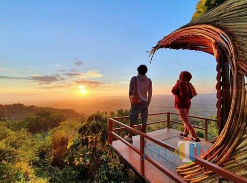 Nikmati Panorama Pamekasan di Ketinggian 800 Mdpl