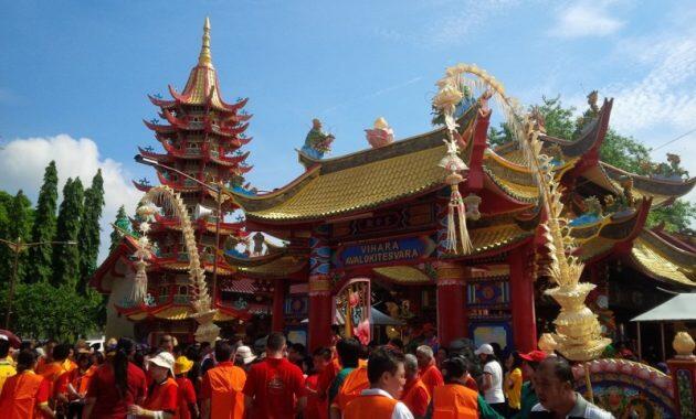 Instagramable Wisata Vihara Avalokitesvara Pamekasan