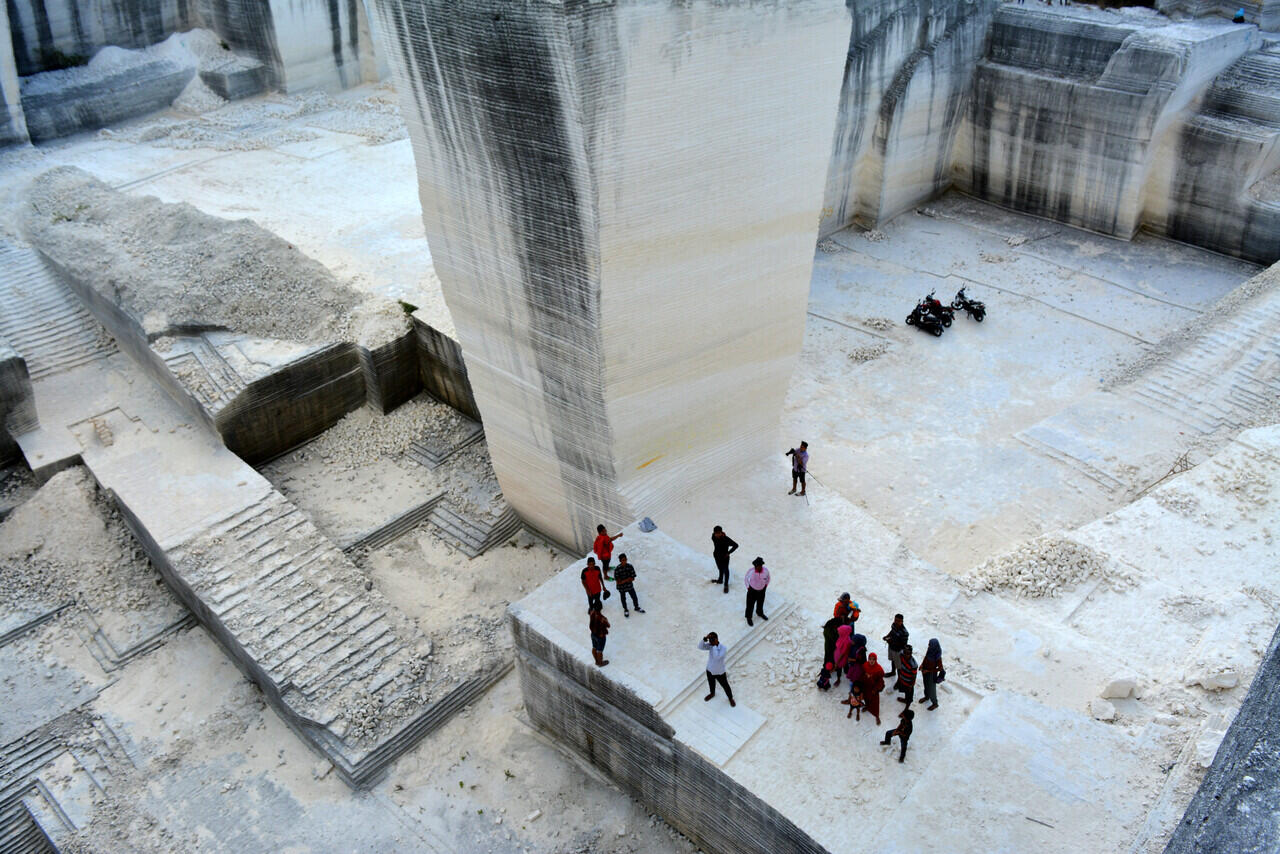 Keindahan Wisata Bukit Kapur Kombang di Sumenep