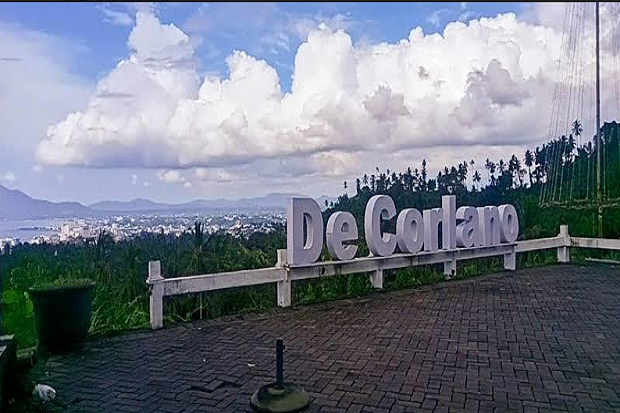 Puncak De Corlano, Tempat Asyik untuk Bersantai dengan View Teluk Manado