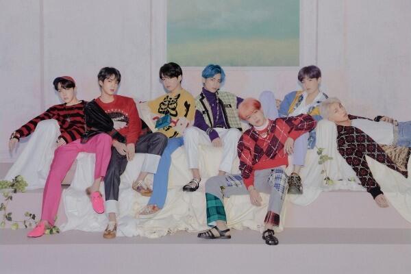 Idol Kpop Pimpin Tren Genderless yang Diusung Berbagai Brand Kenamaan Dunia