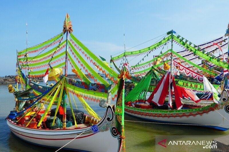 Upacara Rokat atau Petik Laut