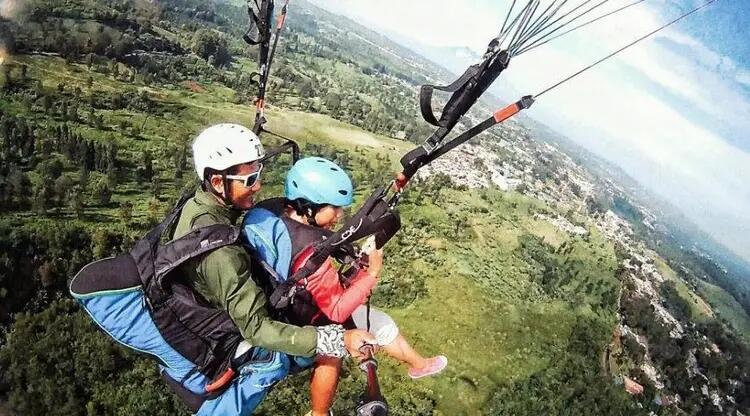 Paralayang Bukit Gantole Puncak Bogor

