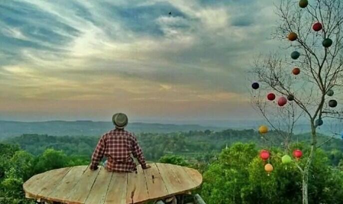 Uniknya Wisata ke Bukit Lampion Beramah