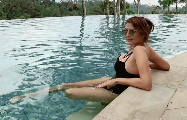 Foto di Kolam Renang Dinyinyiri Netizen, Tamara Bleszynski Beri Tanggapan Menohok 