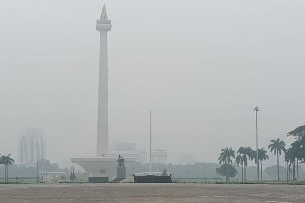 Momen Langka, Kawasan Monas seperti Puncak Dingin dan Berkabut