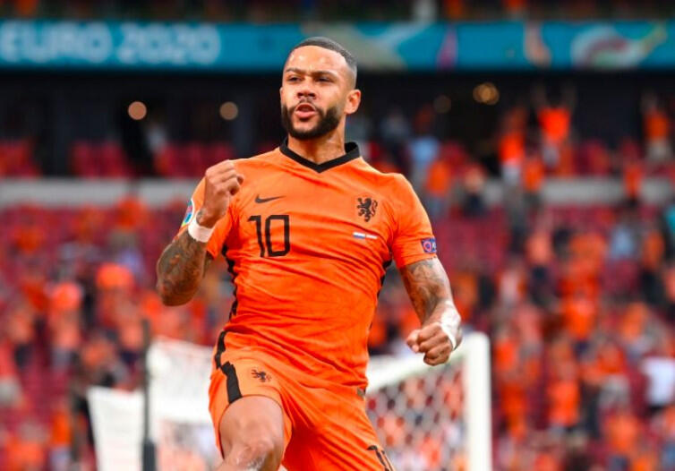 4 Alasan Barcelona Tepat Rekrut Memphis Depay