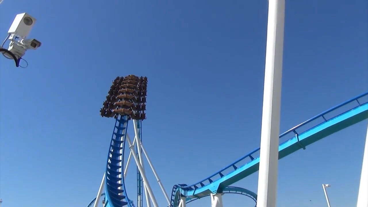 Sensasi Bermain Yang Menguji Adrenalin: Sensasi Melayang Di Udara Roller Coaster