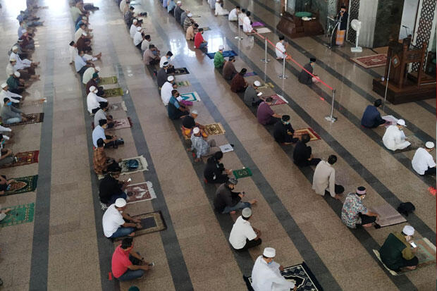 Masuk Zona Merah, Salat Jumat di Jakarta Ditiadakan