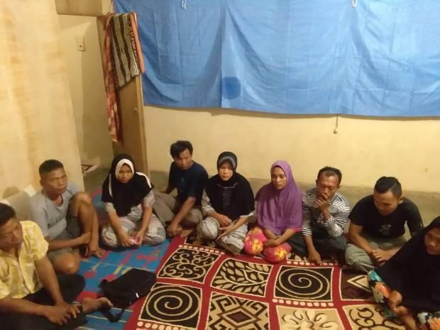 Biadab! Mirip Film G-30 S-PKI, Oknum Kades Beserta Perangkat Usir Warga dari Rumahnya