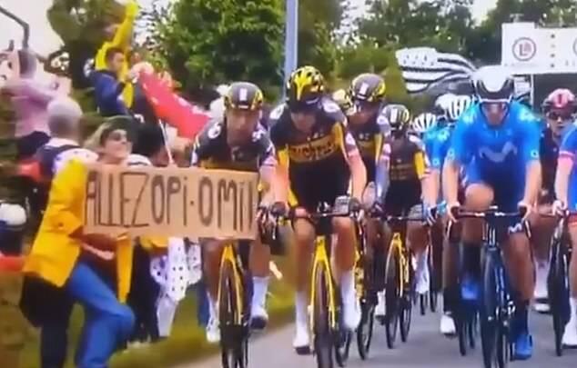 Polisi Memburu Wanita yang Menyebabkan Kecelakaan Besar di Tour de France