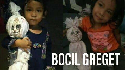 Viral Anak Kecil Suka Boneka Pocong. Dulu Ibunya Ngidam Apa Coba ? Ckck