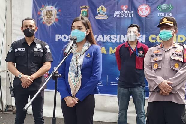 Ratusan Warga Ikut Vaksinasi Covid-19 di Hotel Borobudur