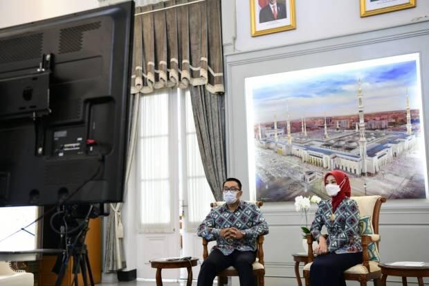 Ridwan Kamil Dampingi Wapres Maruf Amin Luncurkan Vaksinasi Anak di Jabar