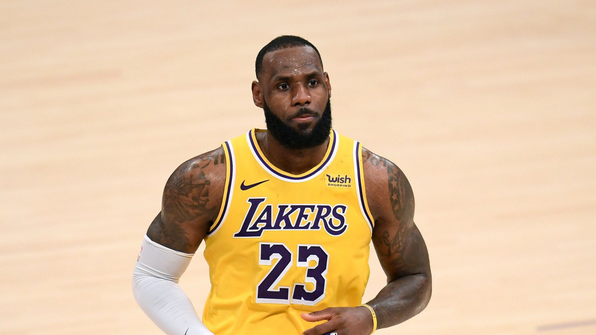 Lebron Resmi Kembali ke 6